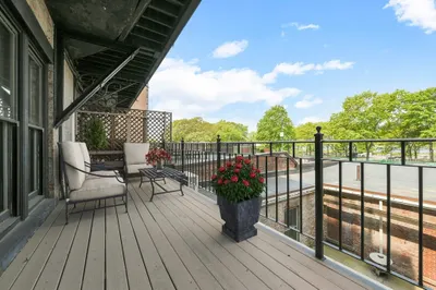 232 Beacon St #4