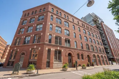 35 Channel Center St #303