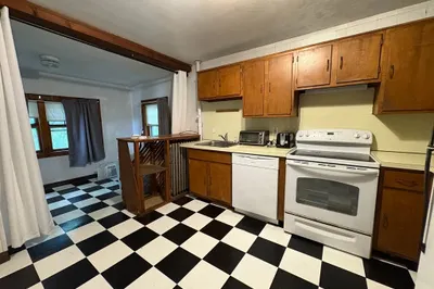 28 Woodward St #2
