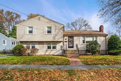 11 Christopher Dr