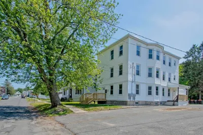 104-106 Moore St 1