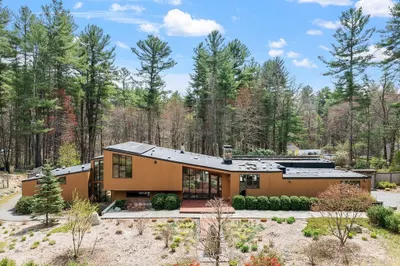 51 Carleton Rd