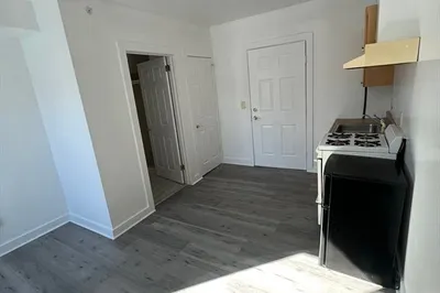 273 Newport Ave #8