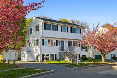 12 Mammola Way 1