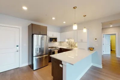 18 Cliveden St #404
