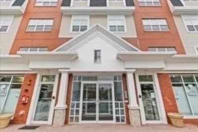 65 Beacon St #302