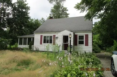 19 Rawson Ave