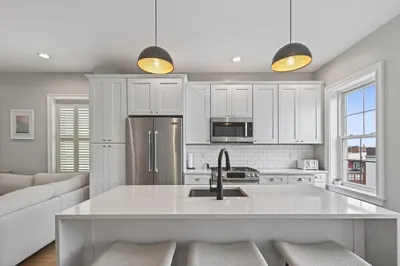 100 Webster St #3