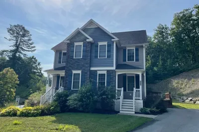 135 Narrows Rd