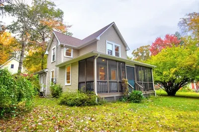 9 Laurel Park #9 1