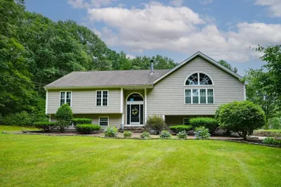 419 Central Turnpike 1