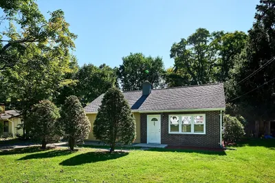 297 Hatfield St 1