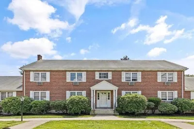 138 Emerson Gardens #138 1