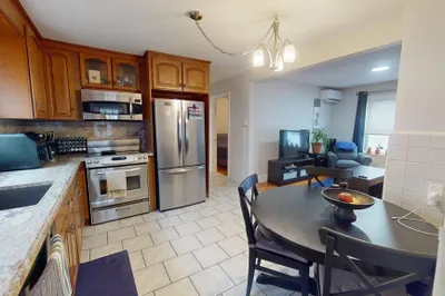35 Willis Ave #1