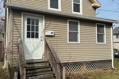 22 Hockanum Rd