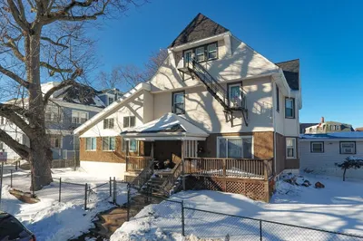 31 Bradshaw St