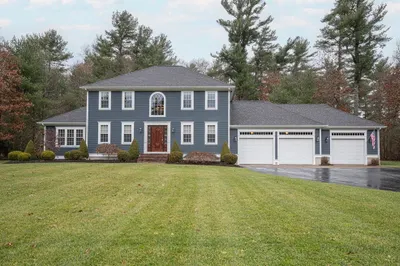 4 Trinity Ln 1