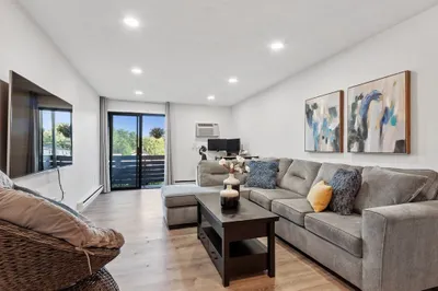 1205 Grafton St #26