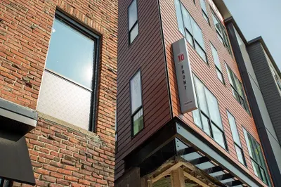 10 Front St #306