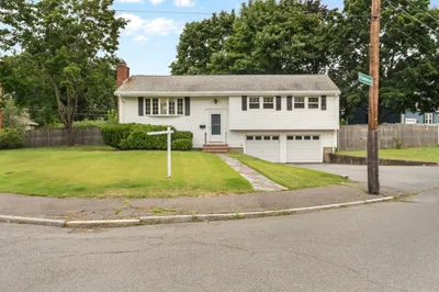 2 Baldwin Rd