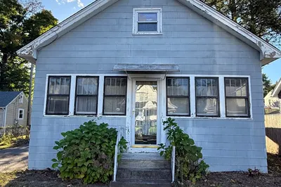 148 Denver St 1
