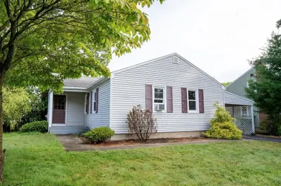 11 Crescent Hl
