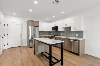 40 Centre St #308