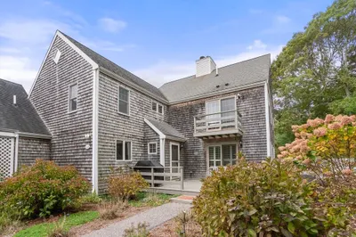 28 Chilmark Dr #28