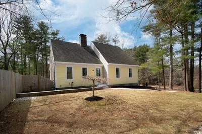 118 Enterprise St 1