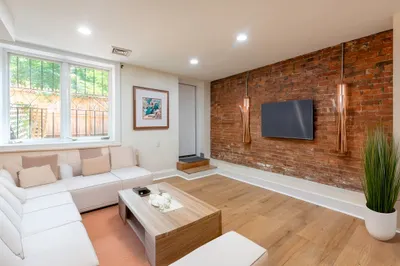 11 Dartmouth Street #1