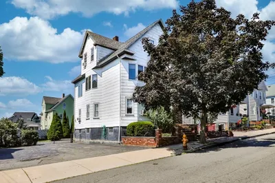 20 Jackson Ave