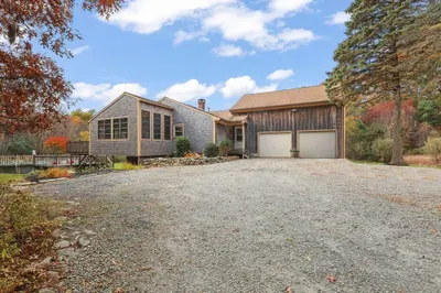 92 Howland Rd 1