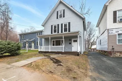 2 1/2 James St