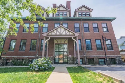 220 Spencer Ave #201