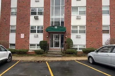 15 Commonwealth Court #3