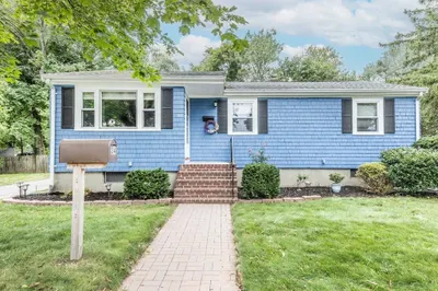 34 Longmeadow Road 1