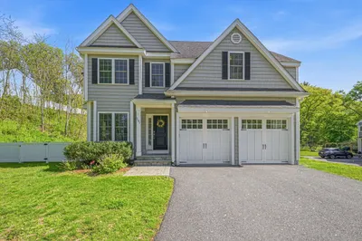 201 Boston Post Rd 1