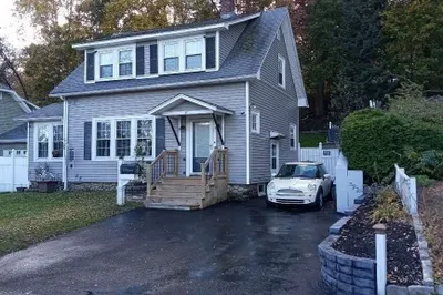 11 Doris St