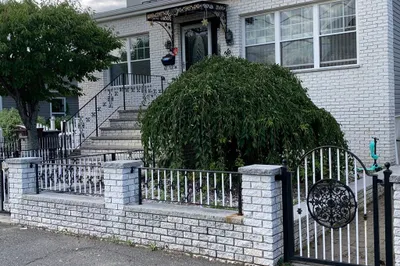 36 Beach Rd