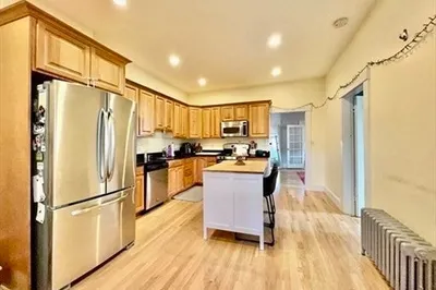 133 Brown St #4