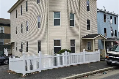 11 Maxwell St