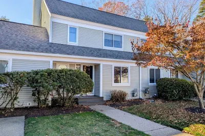 33 Stone Ridge Rd #33