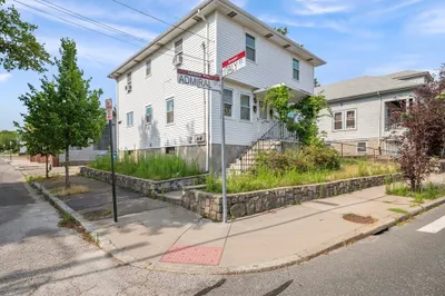 466 Admiral St 1