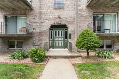106 Oak Ln #3