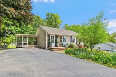100 Delmar Dr 1