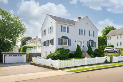 22 Narragansett Rd 1