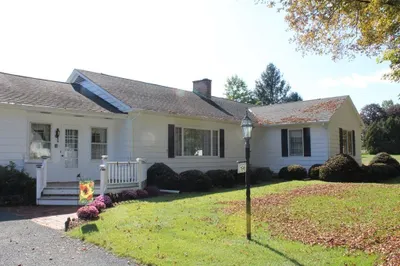 196 Christian Ln 1