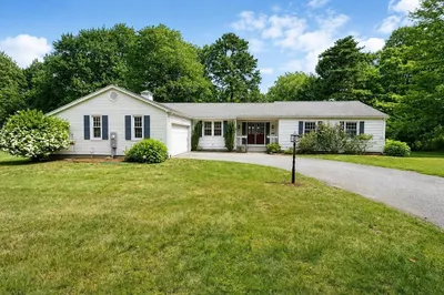 93 Wyndward Rd 1