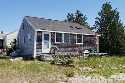 28 Brighton St