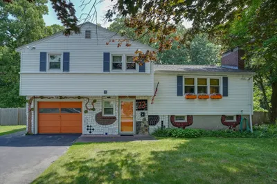 23 Laurel Dr 1
